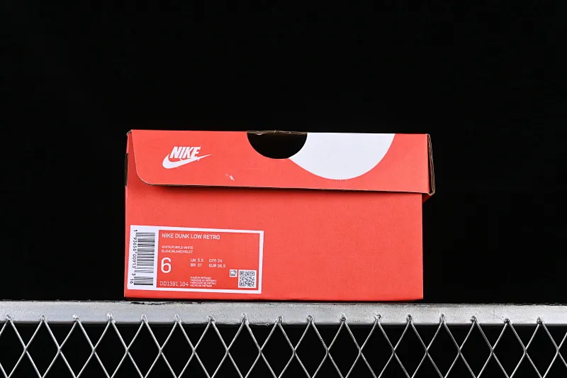 All categories Nk SB Dunk Series Nk SB Dunk Low low-top sneakers Cost-effective version Nk Dunk Low SB Retro White and Purple Dunk Series low-top casual sports skateboard shoes DD1391-104